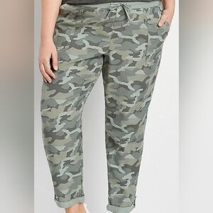 Maurices Chamo Weekender Sz 20 W NWT